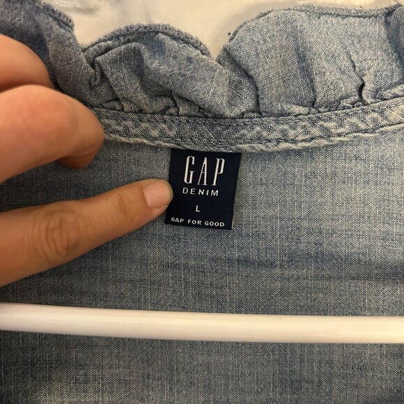 Gap Chambray Shirt - Picture 2 of 3